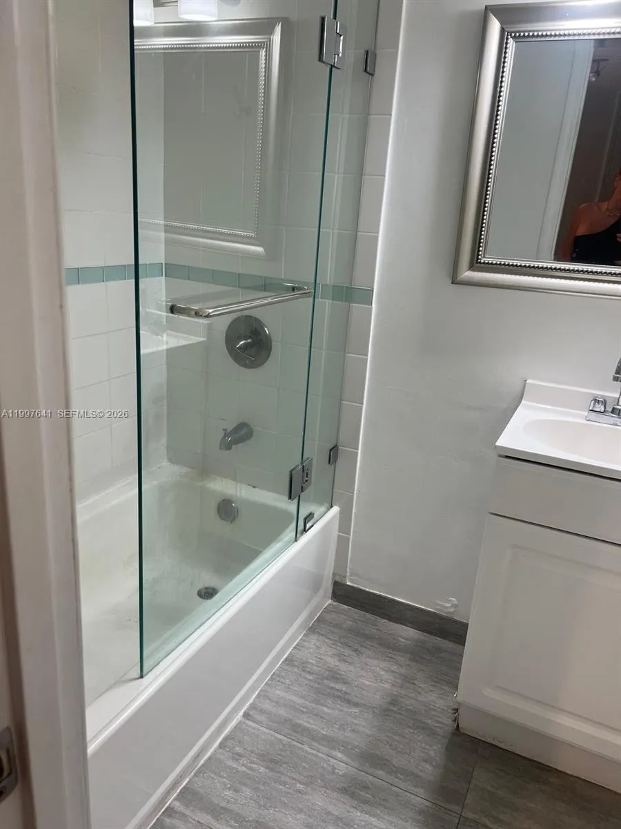 2750 NE 183rd St #801 Aventura, FL 33160