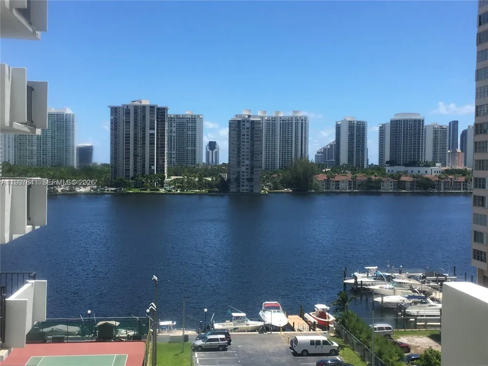 2750 NE 183rd St #801 Aventura, FL 33160