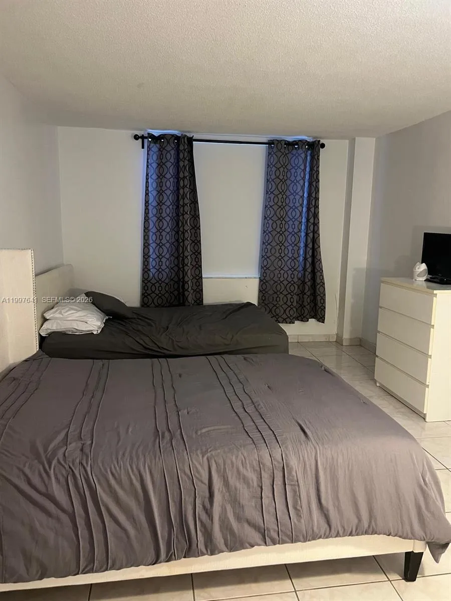 2750 NE 183rd St #801 Aventura, FL 33160