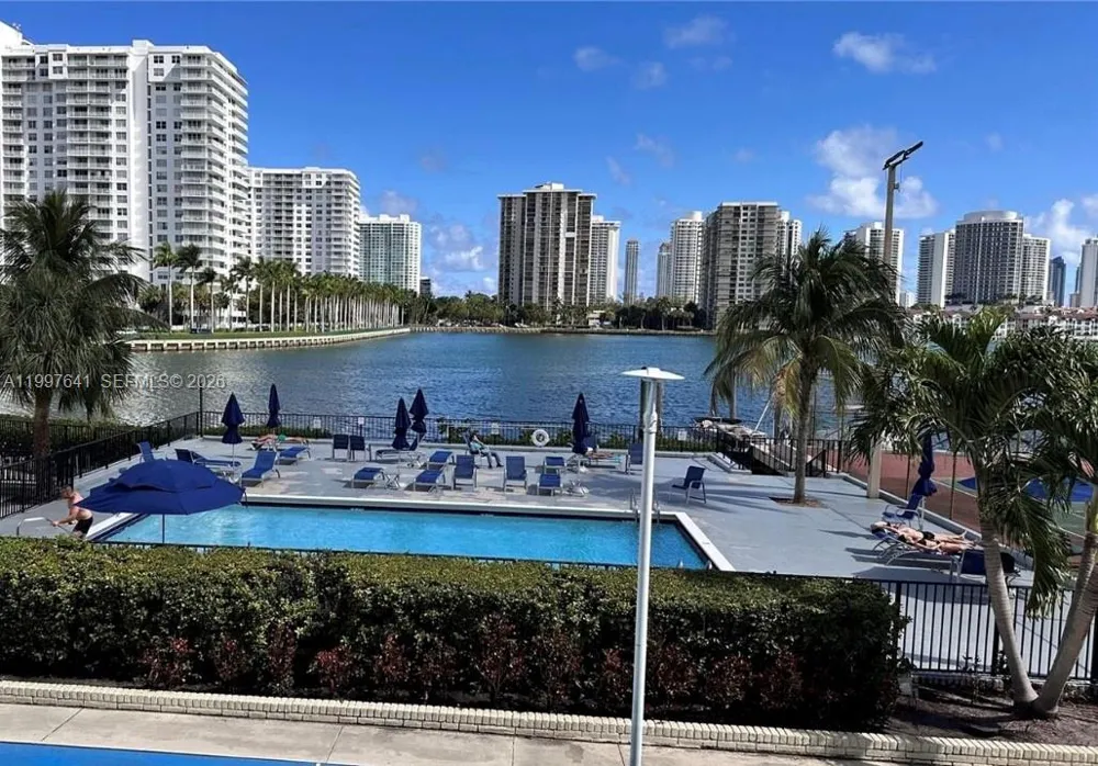 2750 NE 183rd St #801 Aventura, FL 33160