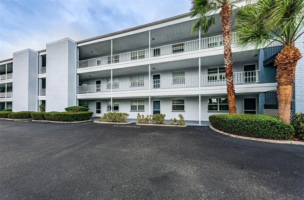 1859 SHORE DRIVE S #107 South Pasadena, FL 33707