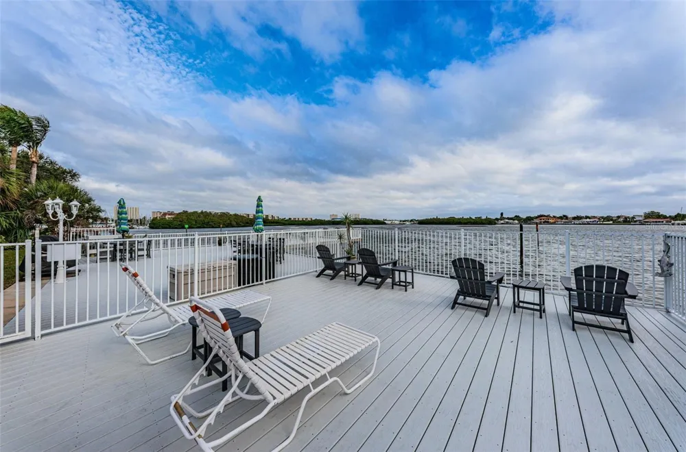 1859 SHORE DRIVE S #107 South Pasadena, FL 33707