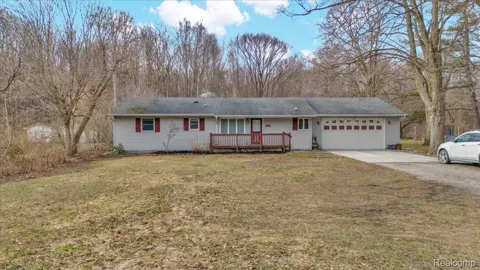 6865 ABBOTTSFORD ROAD