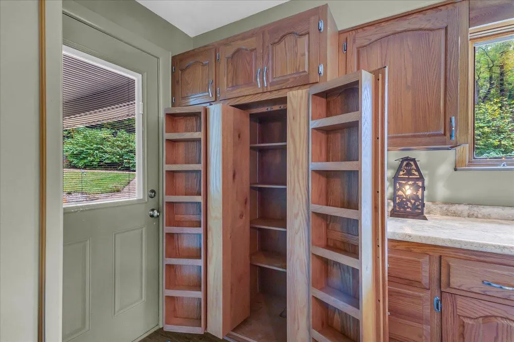 45417 15th Avenue Bloomingdale Township, MI 49026