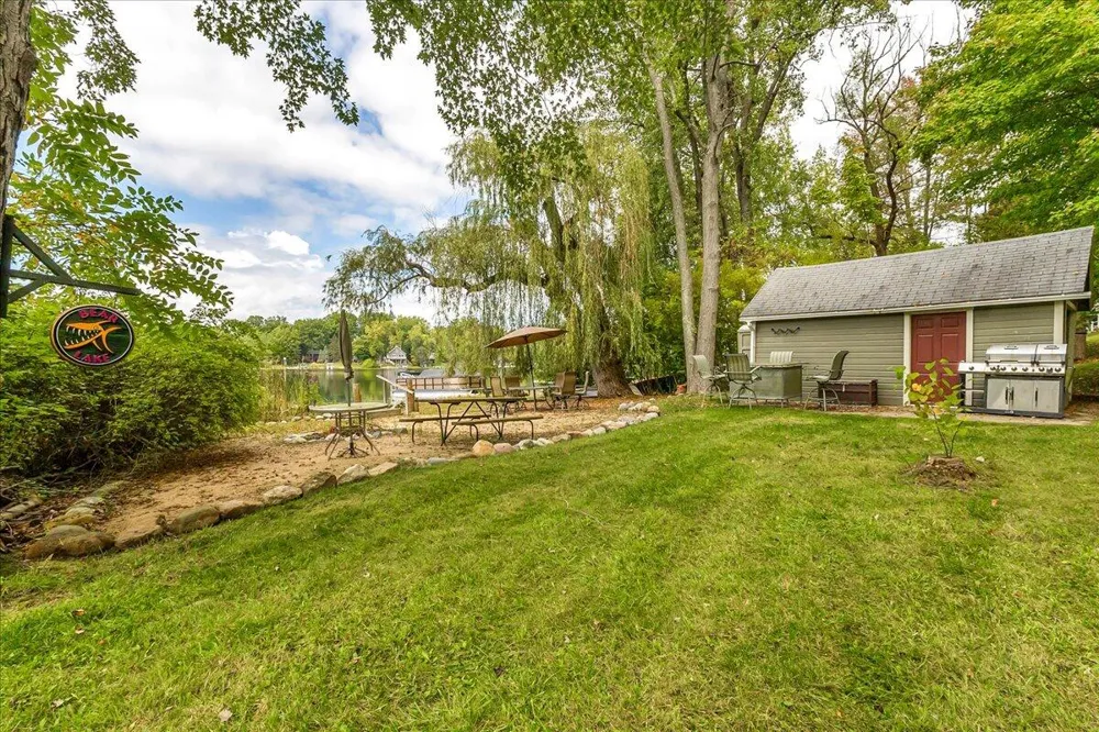 45417 15th Avenue Bloomingdale Township, MI 49026