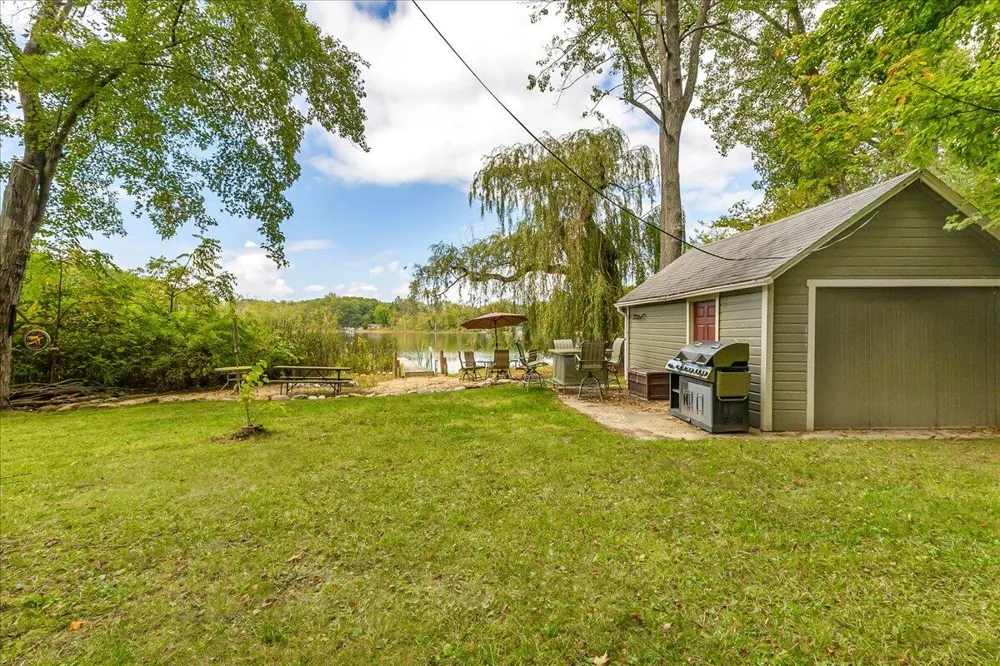 45417 15th Avenue Bloomingdale Township, MI 49026