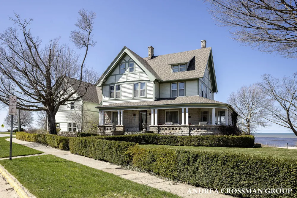 456 Monroe Boulevard South Haven City, MI 49090