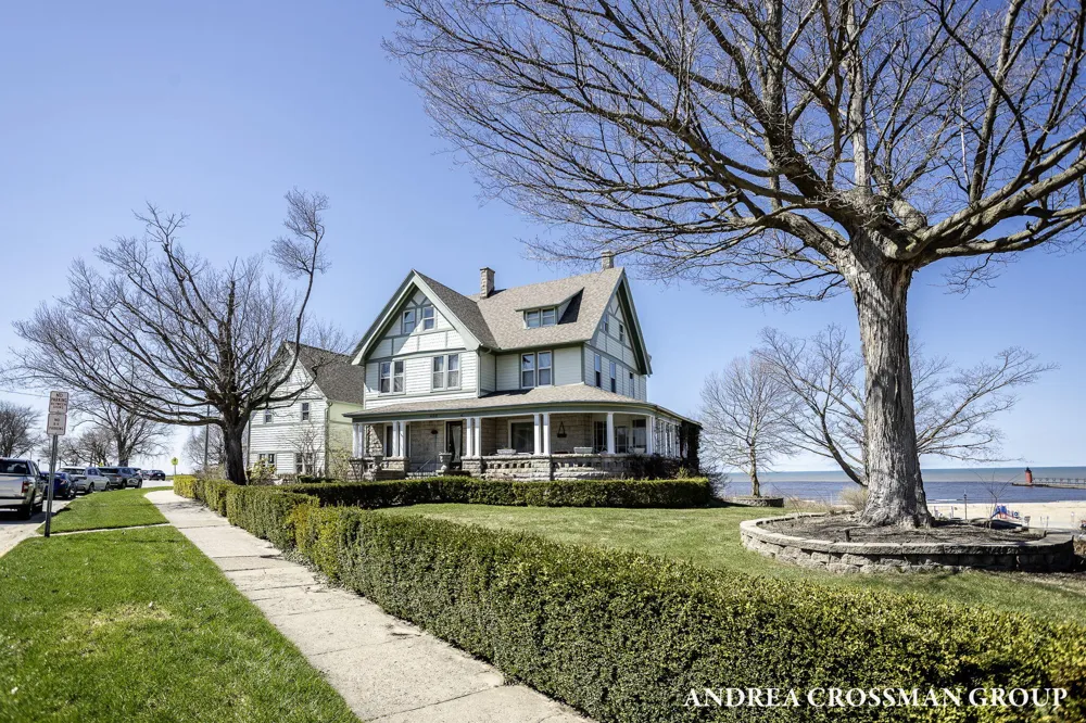 456 Monroe Boulevard South Haven City, MI 49090