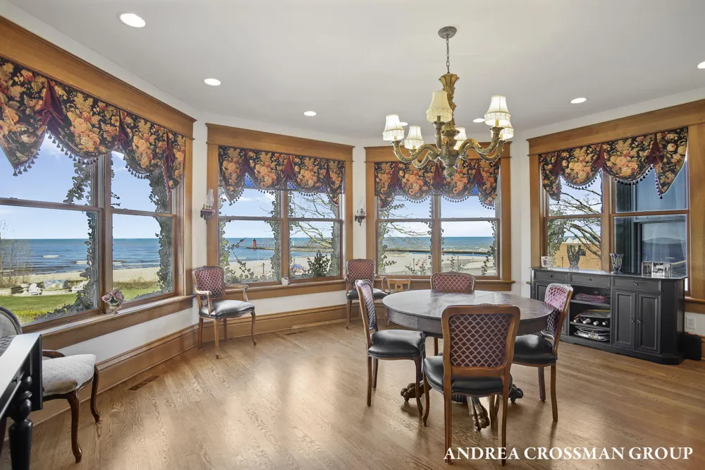 456 Monroe Boulevard South Haven City, MI 49090
