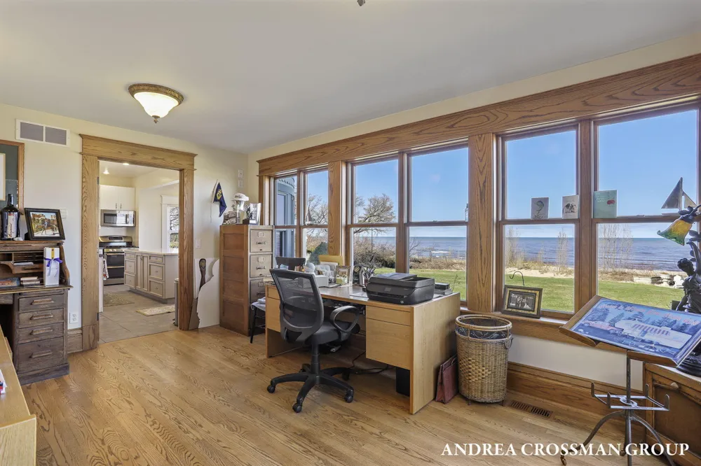 456 Monroe Boulevard South Haven City, MI 49090