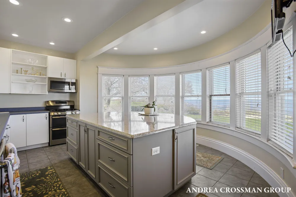456 Monroe Boulevard South Haven City, MI 49090