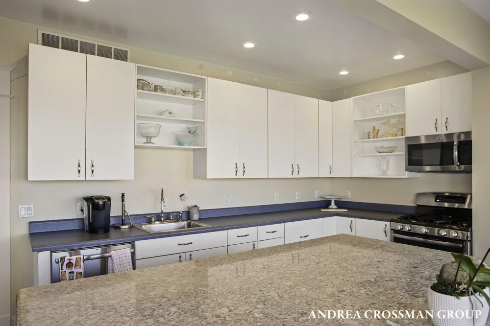 456 Monroe Boulevard South Haven City, MI 49090