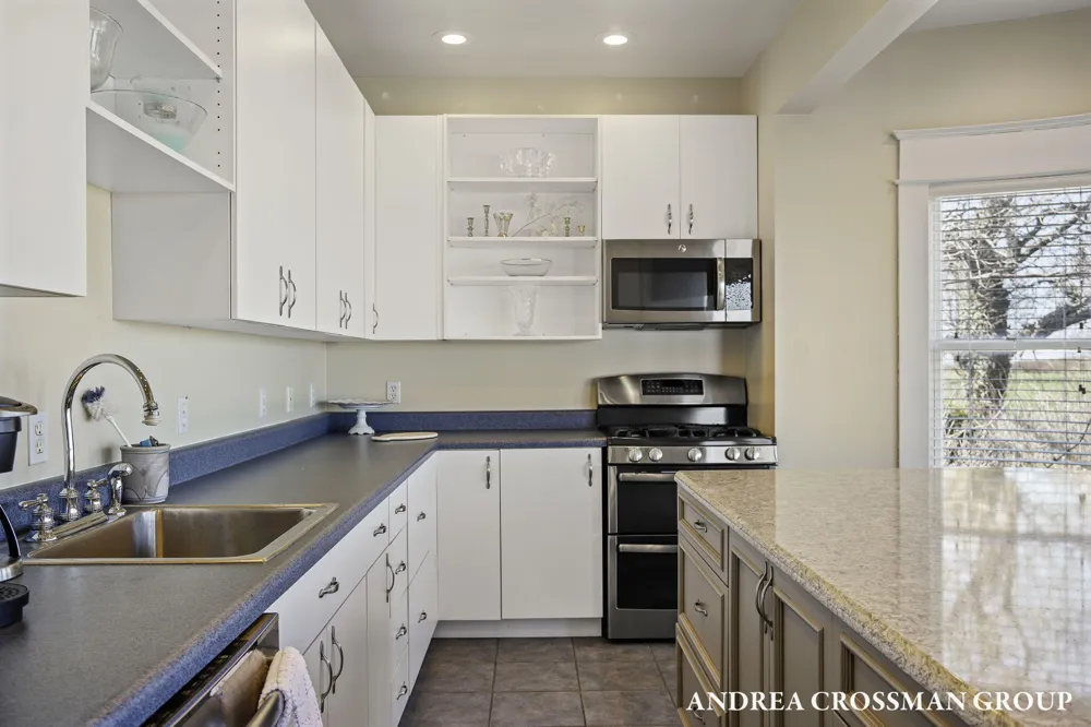 456 Monroe Boulevard South Haven City, MI 49090