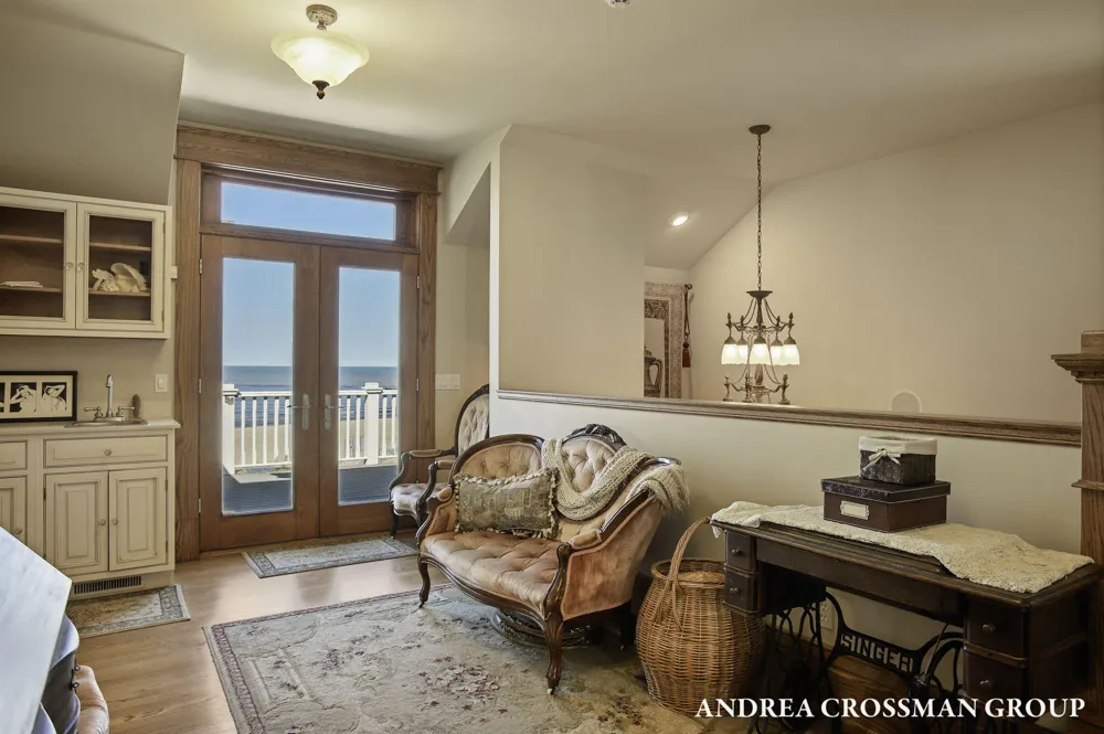 456 Monroe Boulevard South Haven City, MI 49090