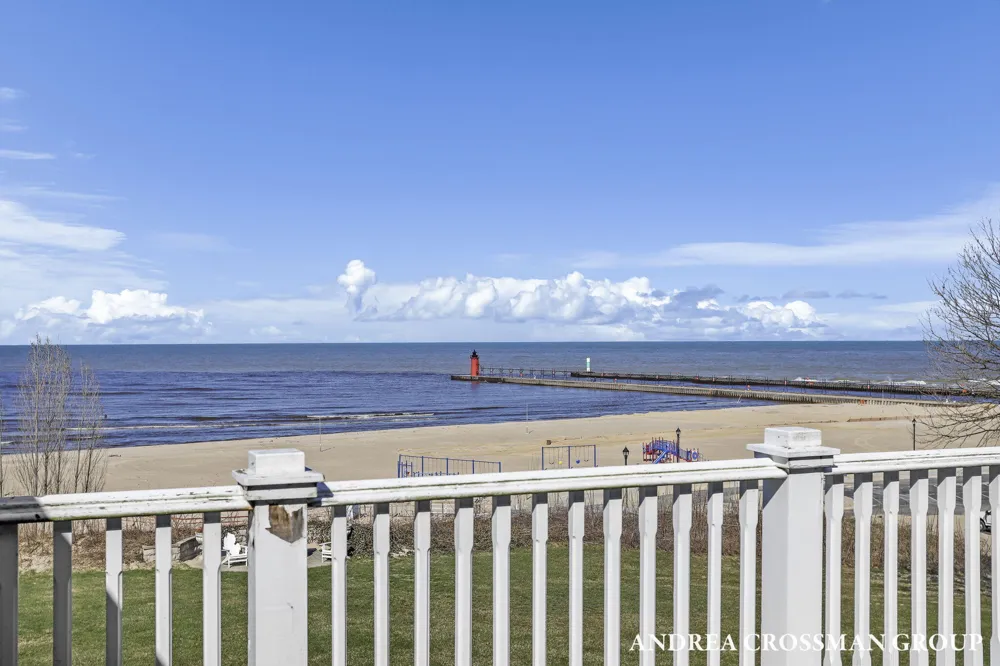 456 Monroe Boulevard South Haven City, MI 49090