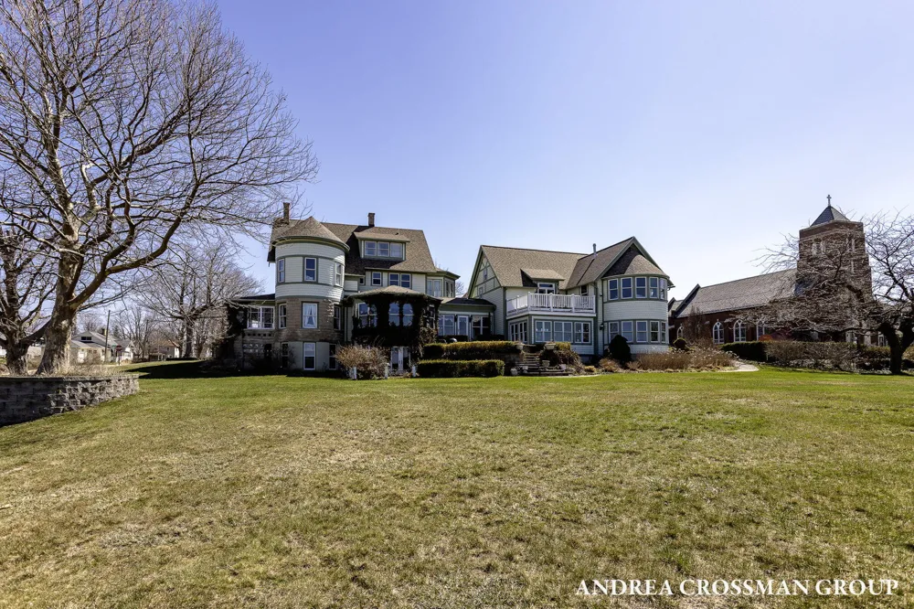 456 Monroe Boulevard South Haven City, MI 49090
