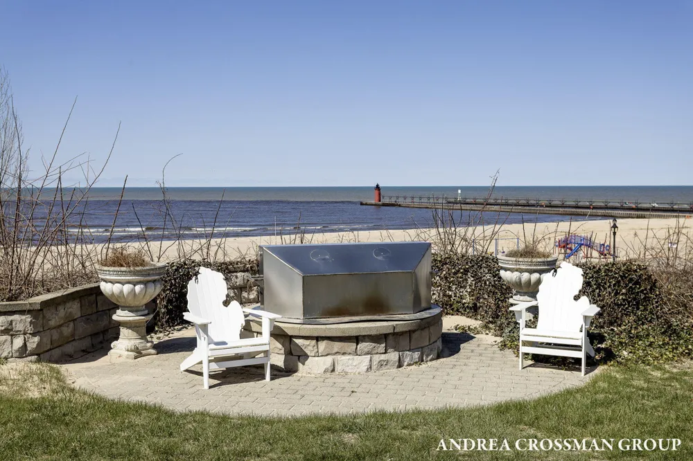 456 Monroe Boulevard South Haven City, MI 49090