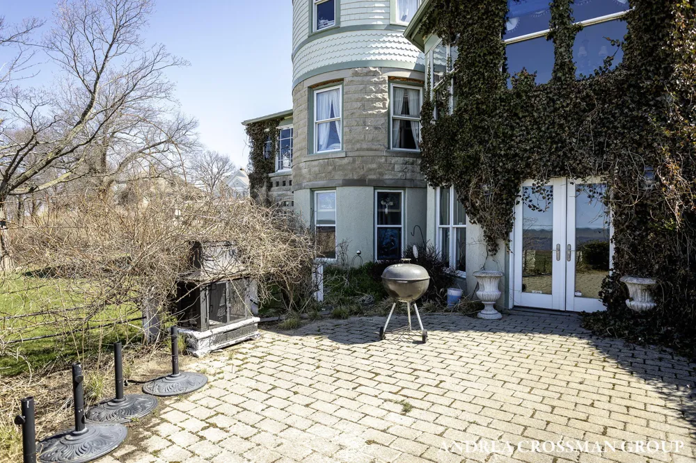 456 Monroe Boulevard South Haven City, MI 49090