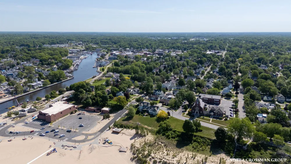 456 Monroe Boulevard South Haven City, MI 49090