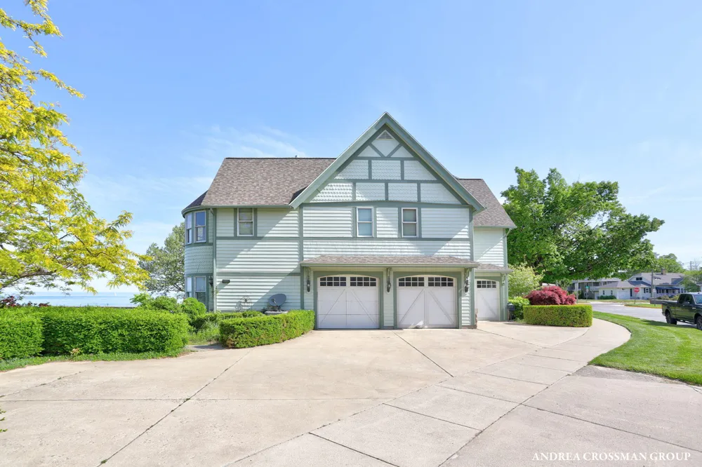 456 Monroe Boulevard South Haven City, MI 49090