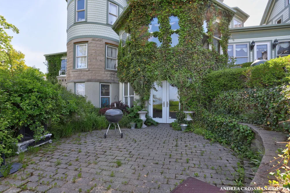 456 Monroe Boulevard South Haven City, MI 49090