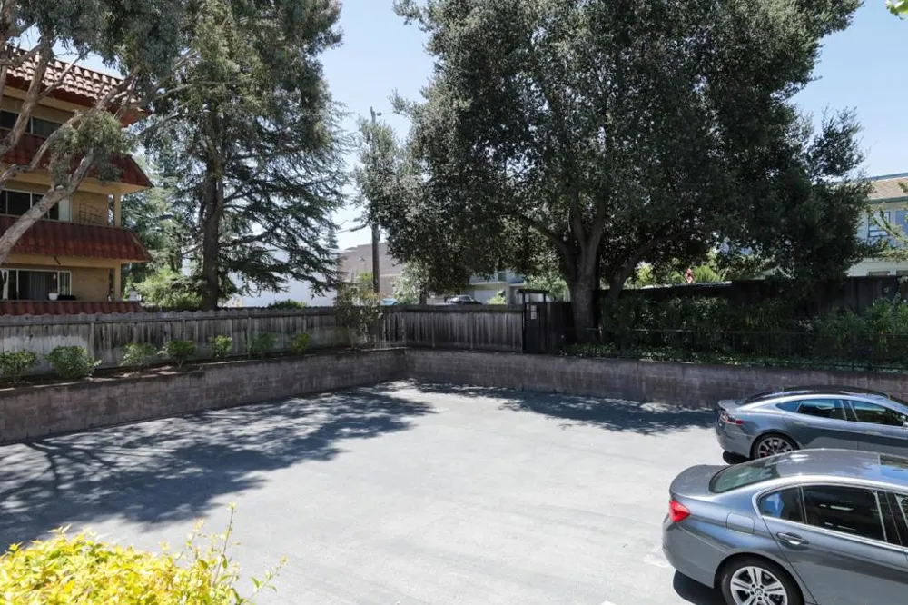 226 W Edith Avenue #20 Los Altos, CA 94022