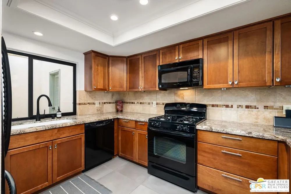 2012 E Sonora Road Palm Springs, CA 92264