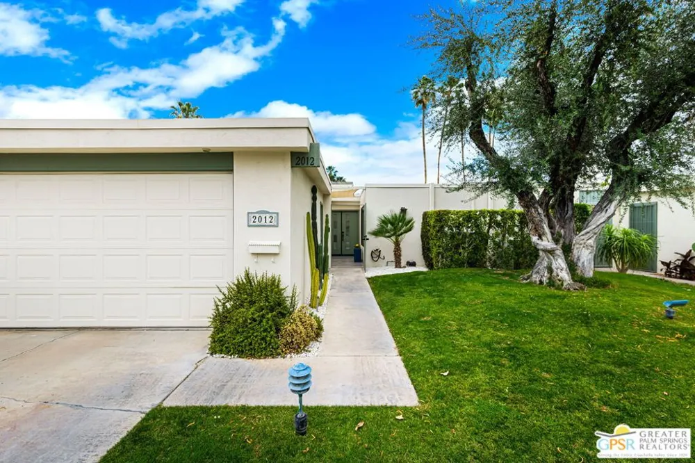 2012 E Sonora Road Palm Springs, CA 92264