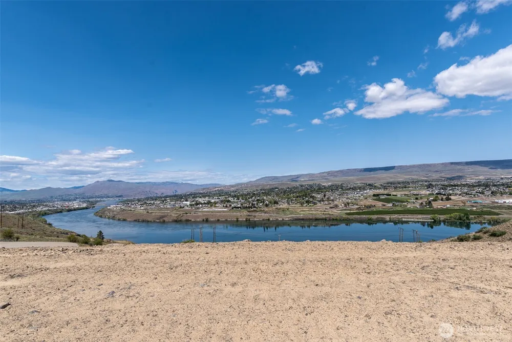 1501 Lot A Malaga Alcoa Highway Malaga, WA 98828