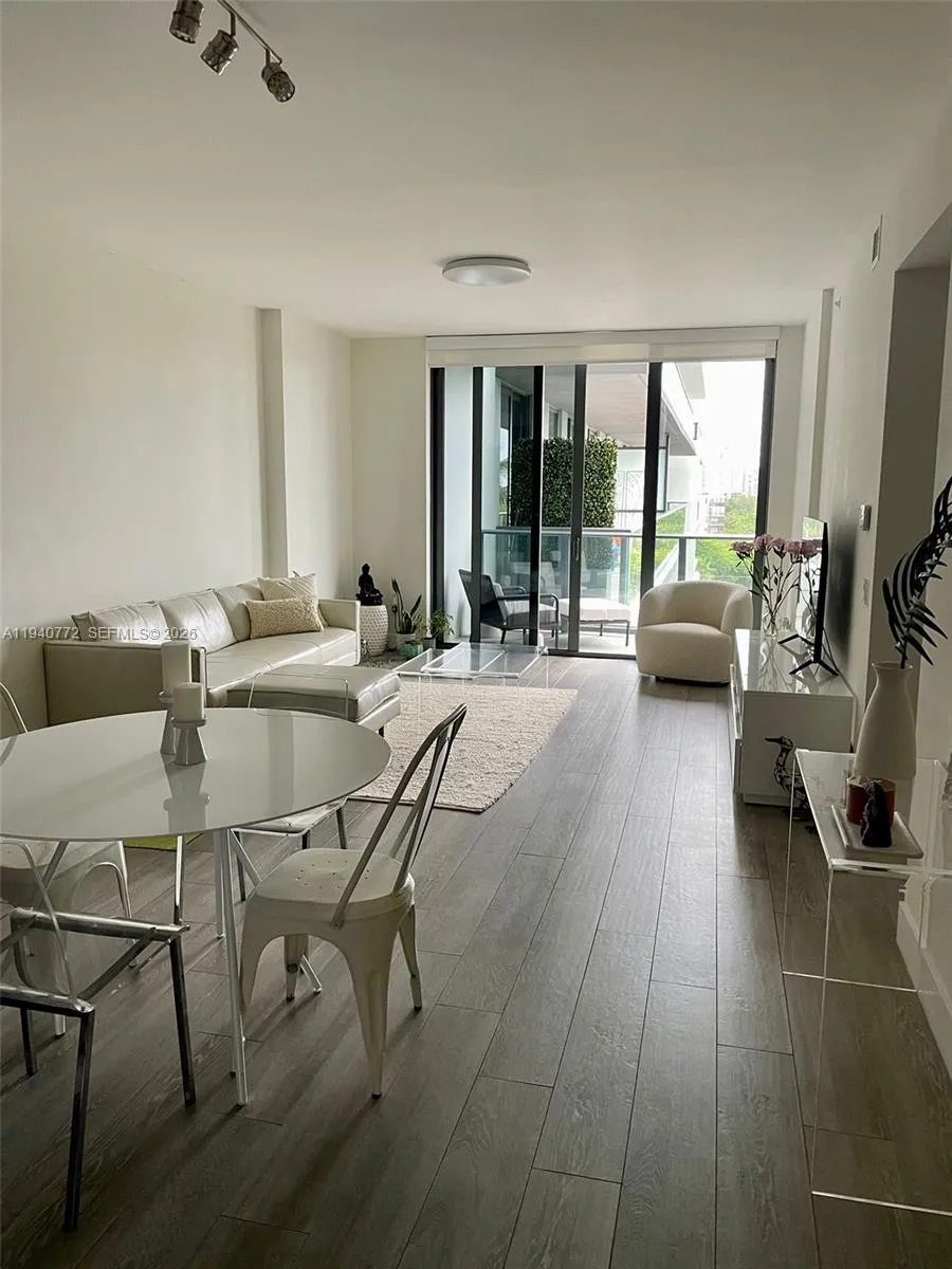 2960 NE 207th St #714 Aventura, FL 33180