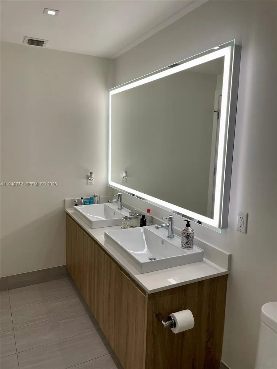 2960 NE 207th St #714 Aventura, FL 33180