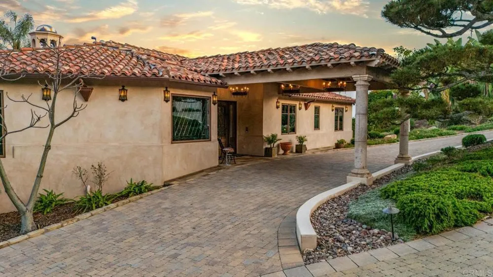 4652 Resmar Road La Mesa, CA 91941