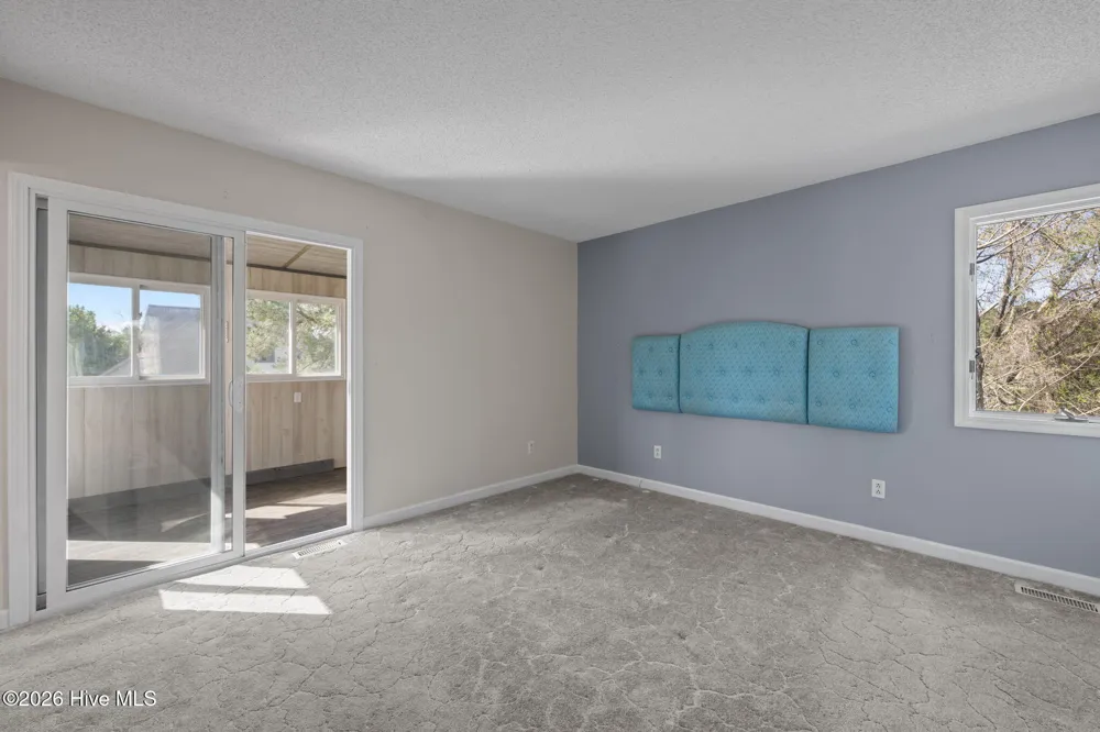 2027 Blackbeard Drive Oriental, NC 28571