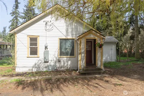 251 E Arden Street