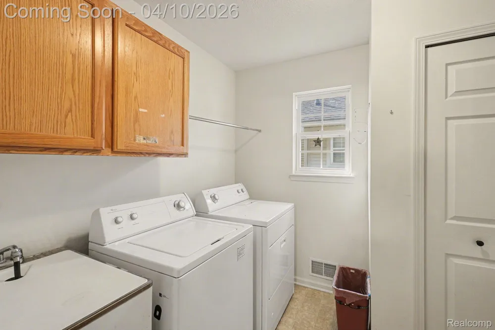 11143 Strathmore Court #14 Holly Township, MI 48439