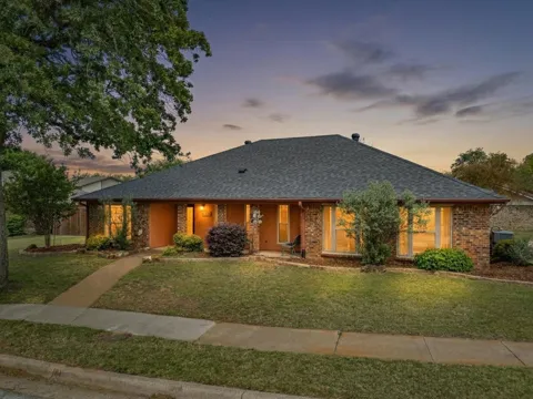 2801 Meadow Creek