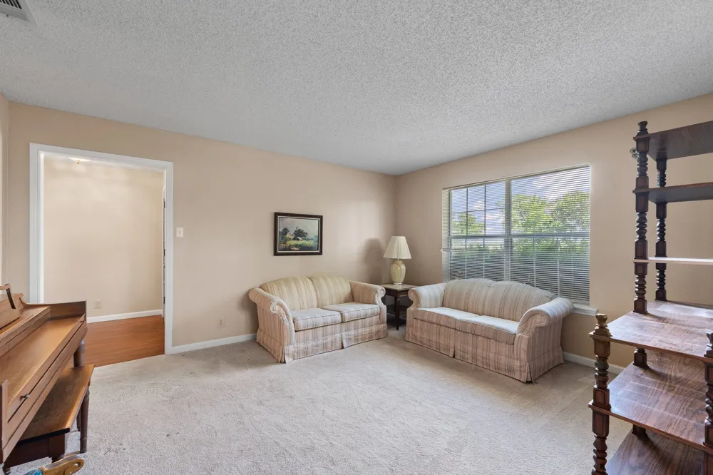 6265 County Road 305 Grandview, TX 76050