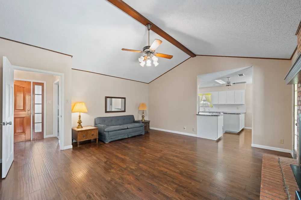 6265 County Road 305 Grandview, TX 76050