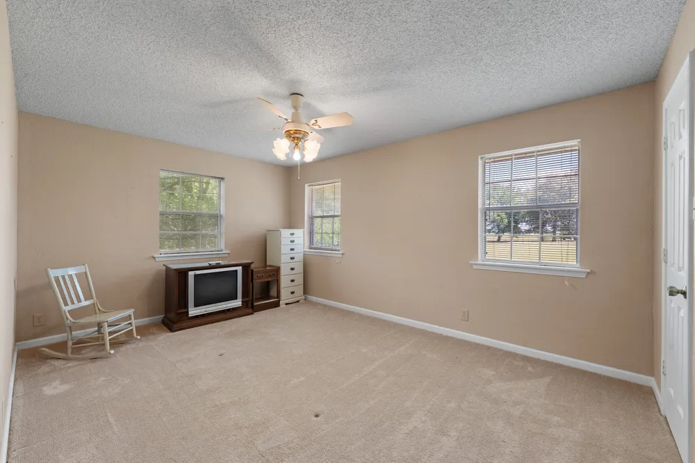 6265 County Road 305 Grandview, TX 76050
