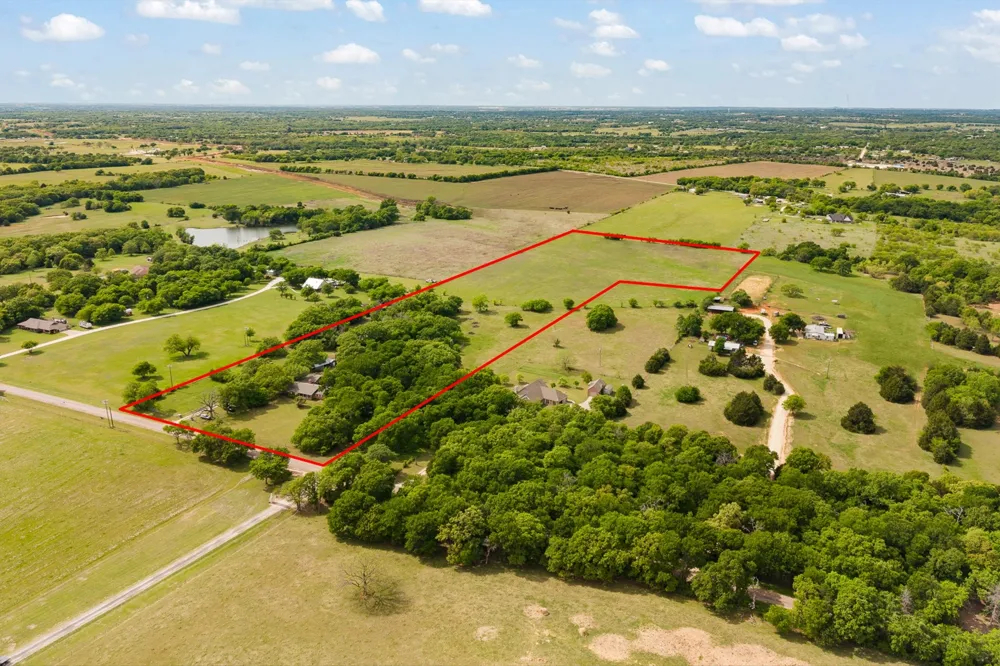 6265 County Road 305 Grandview, TX 76050