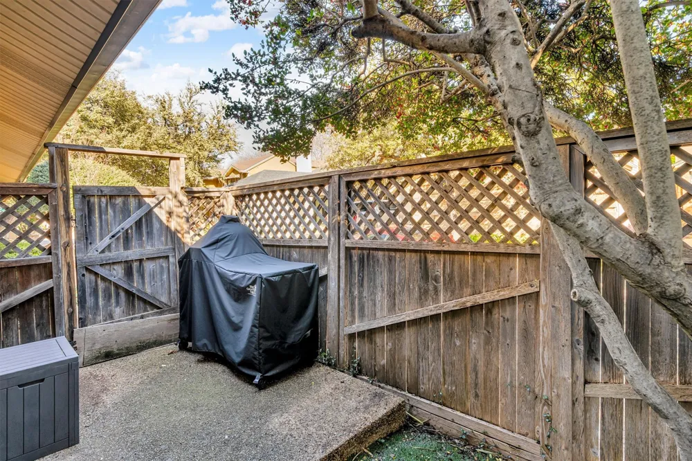 3288 Lakenheath Place Dallas, TX 75204