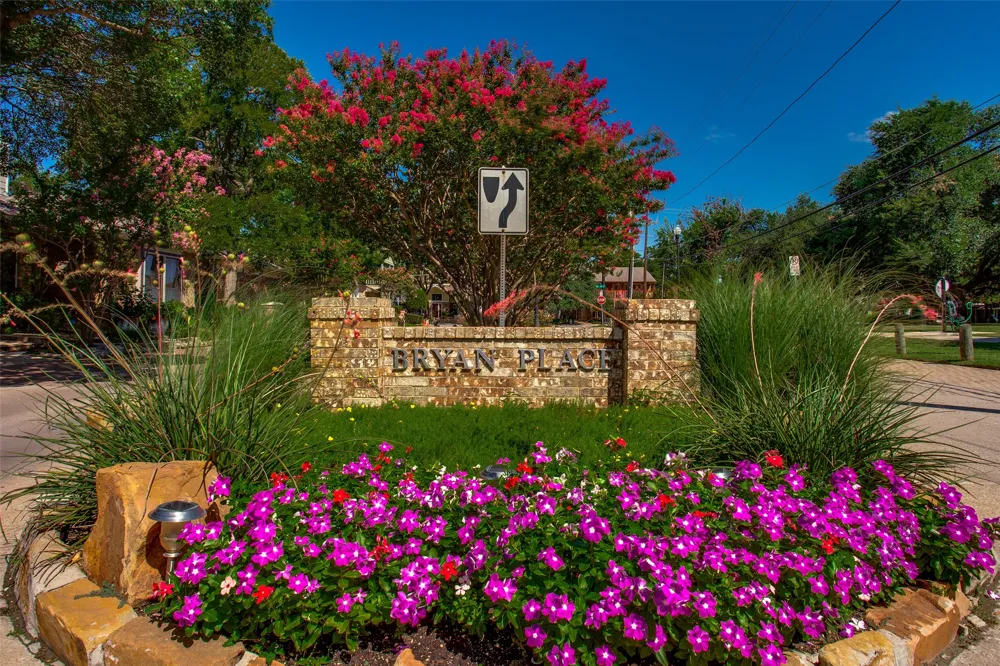 3288 Lakenheath Place Dallas, TX 75204