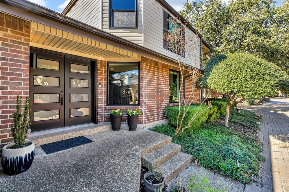 3288 Lakenheath Place Dallas, TX 75204