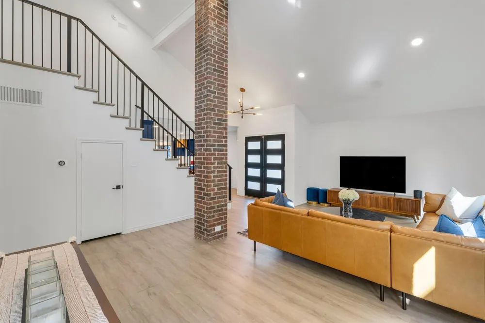 3288 Lakenheath Place Dallas, TX 75204
