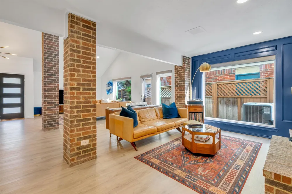 3288 Lakenheath Place Dallas, TX 75204