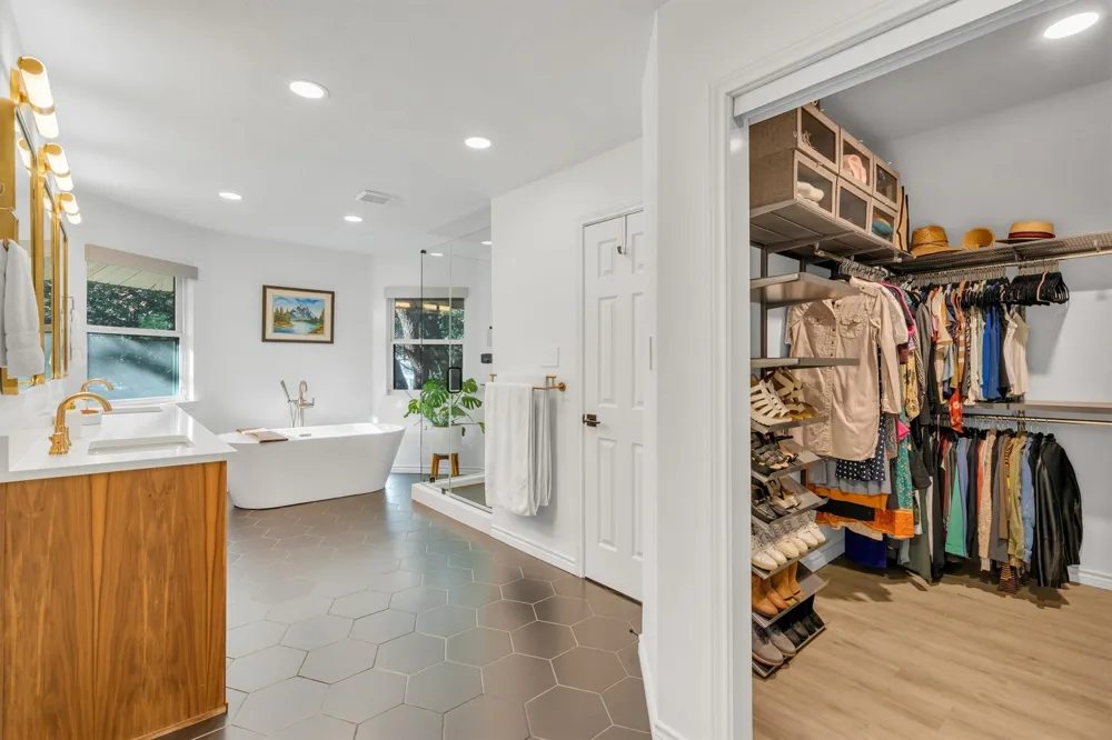 3288 Lakenheath Place Dallas, TX 75204