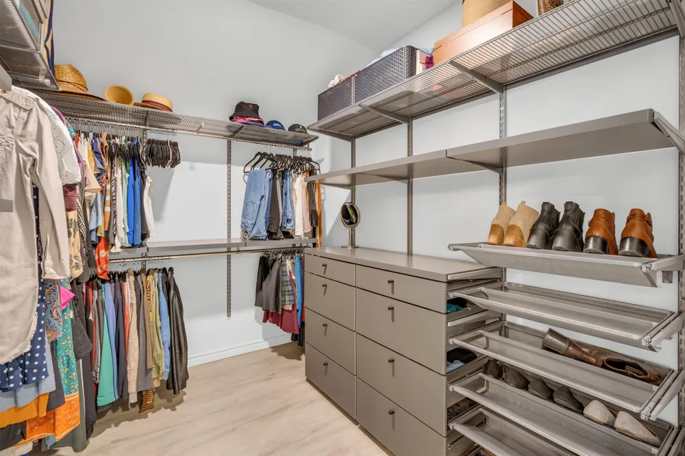 3288 Lakenheath Place Dallas, TX 75204