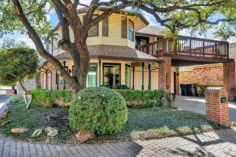 3288 Lakenheath Place Dallas, TX 75204
