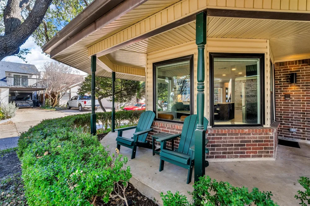 3288 Lakenheath Place Dallas, TX 75204