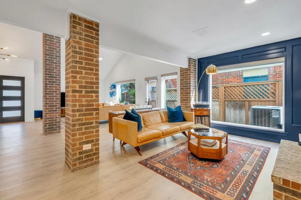 3288 Lakenheath Place Dallas, TX 75204